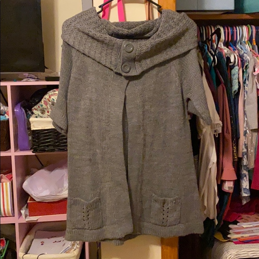 Half sleeve coat